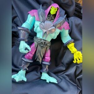 2021 He-Man The Masters Of The Universe  8” Skeletor Figure